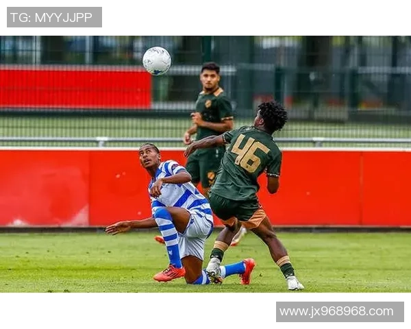 格拉夫夏普与芬洛的精彩对决分析及赛季前景展望